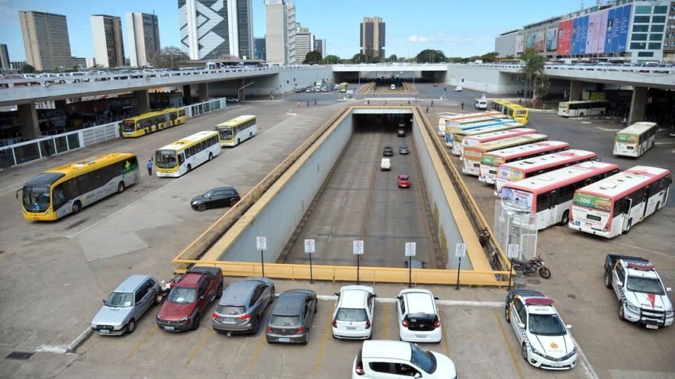 Rodoviários do DF fazem greve mesmo após Justiça determinar suspensão