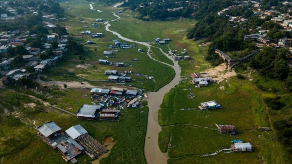 Rios da Bacia do Amazonas estabilizam, mas seguem baixos, diz SGB