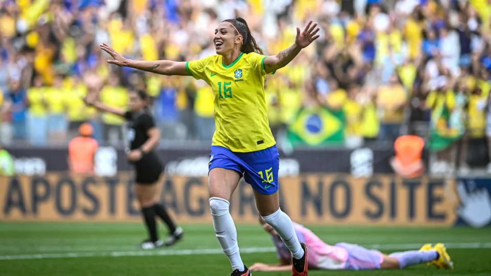 Seleção brasileira de futebol feminina vence Japão em amistoso