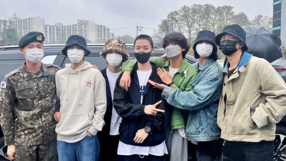 Todos os membros do grupo sul-coreano BTS estarão no exército em 2024; entenda