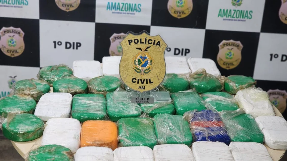 Três homens são presos durante entrega de cocaína avaliada em R$ 700 mil no AM