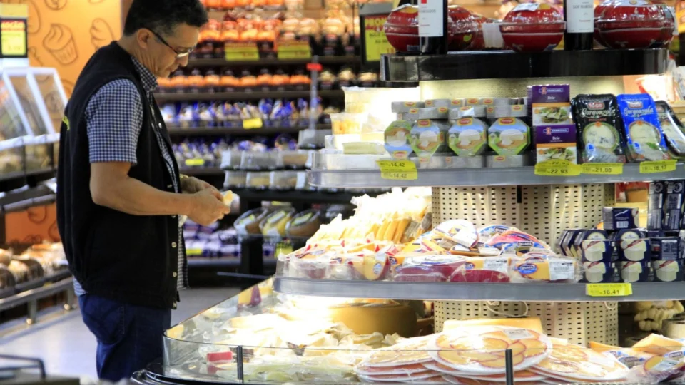 Vendas no varejo tem queda de -0,3% no Amazonas em setembro, diz IBGE