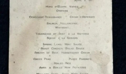 Cardápio do 1° jantar do Titanic é leiloado por mais de R$ 500 mil