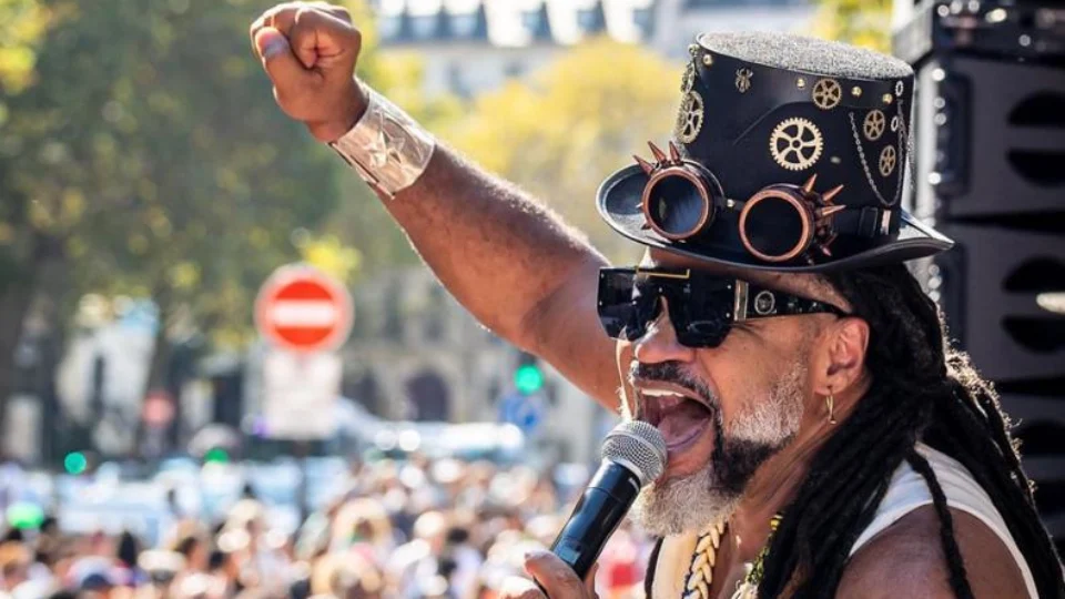 Carlinhos Brown é nomeado como 1º novo embaixador do Turismo, após desligamentos
