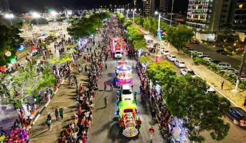 35 mil pessoas prestigiaram a 2ª Parada Natalina na Ponta Negra, em Manaus 