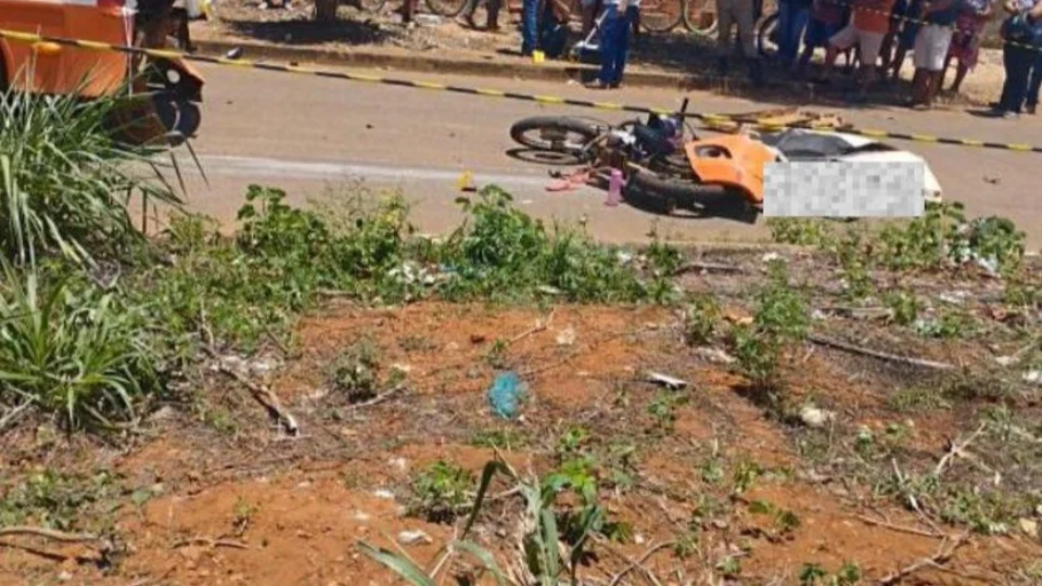 Motociclista morre após bater em micro-ônibus escolar no Tocantins