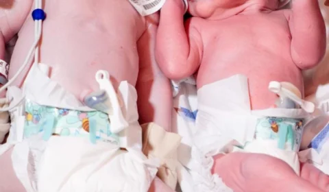 Bárbara Evans dá à luz aos gêmeos: ‘meus meninos chegaram’