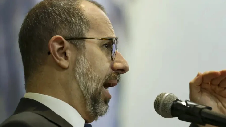 CGU e CADE fecham acordo de cooperação para investigar cartéis em licitações