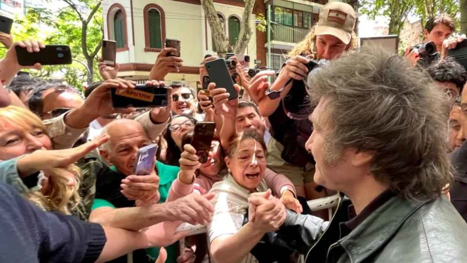 Bolsonaristas celebram vitória de Milei à presidência da Argentina