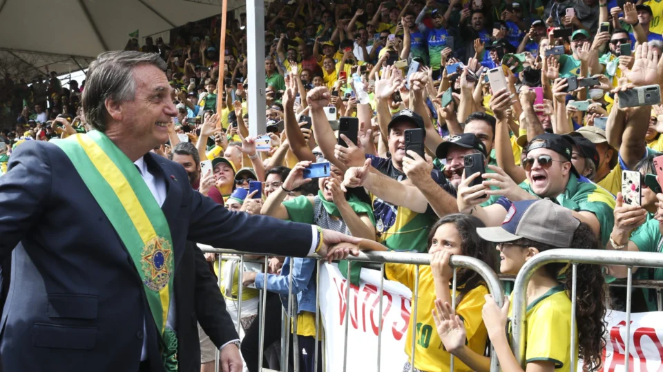 TSE condena Bolsonaro e Braga Netto por abuso de poder político em 7 de Setembro
