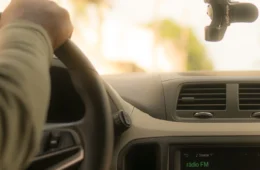 Mãe transporta cabeça de filho morto por traficantes em carro de APP