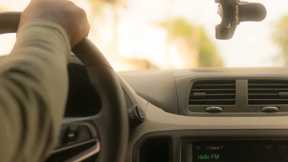 Mãe transporta cabeça de filho morto por traficantes em carro de APP