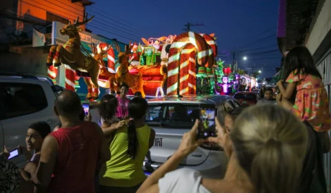 Parada Natalina chega nas etapas 1 e 2 do Viver Melhor, em Manaus