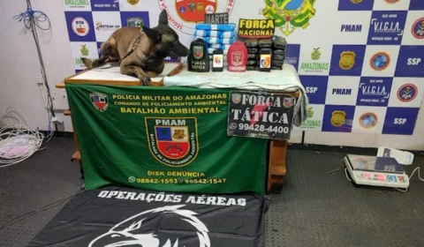 VÍDEO: polícia apreende em embarcação 40 kg de entorpecentes em Coari-AM