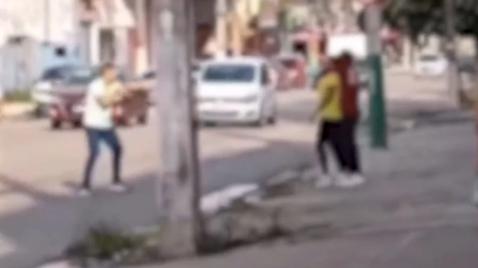 VÍDEO: policial à paisana liberta refém de assalto em farmácia no Pará