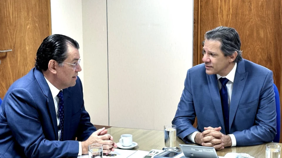 Eduardo Braga e Haddad se reúnem para ajustar texto da reforma tributária