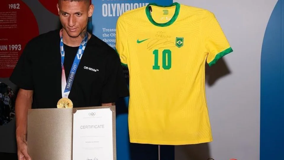 Richarlison anuncia que fará cirurgia no púbis e diz estar devendo resultados