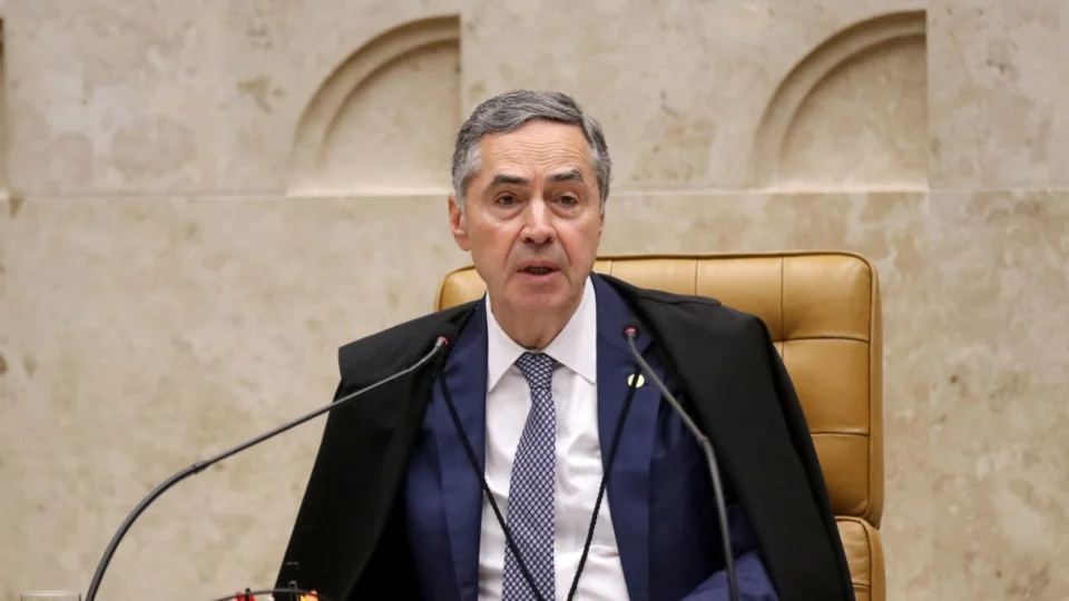 Barroso vota a favor de julgamentos penais nas Turmas do STF