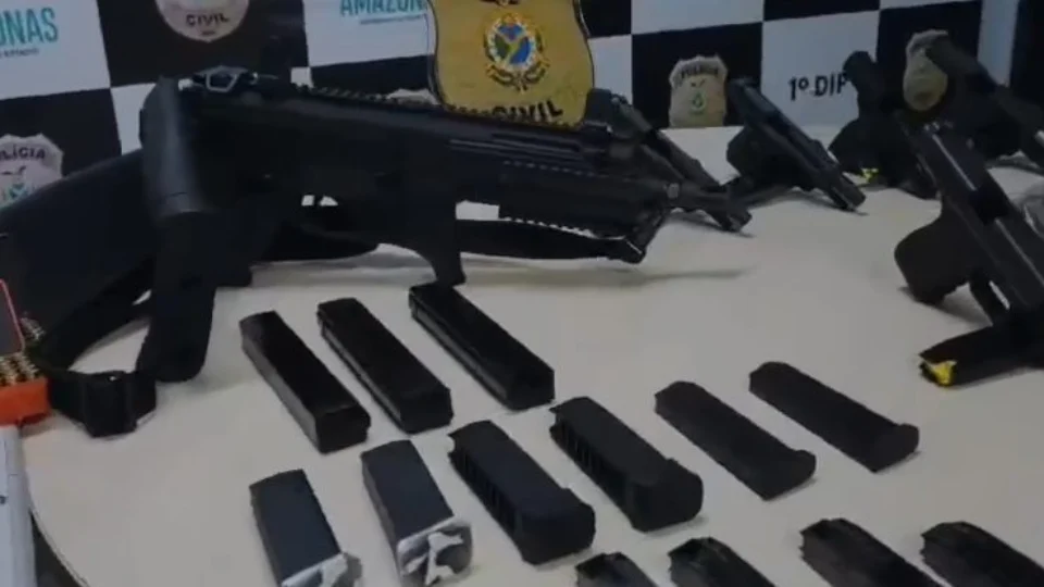 VÍDEO: ‘Senhor das Armas’ é preso com submetralhadora e 30 mil munições no AM