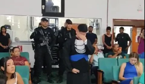 VÍDEO: estudante, que perdeu pai PM, é homenageado em formatura no TO