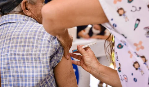 Covid-19: cerca de 100 mil acreanos devem receber nova dose de vacina