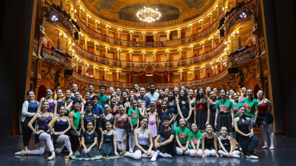Saiba como obter entradas para espetáculo de Natal no Teatro AM, em Manaus