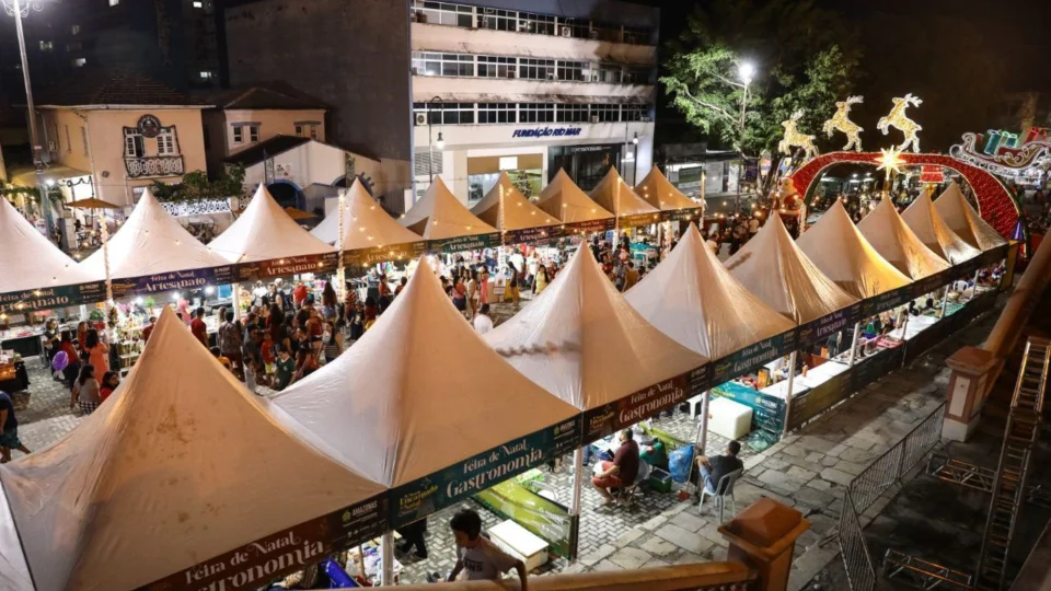 Procissão e programação de Natal interditam ruas do Centro de Manaus