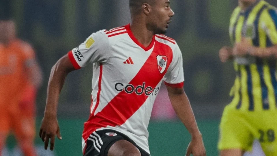 Treinador do River Plate fala sobre negociação envolvendo Flamengo e De La Cruz