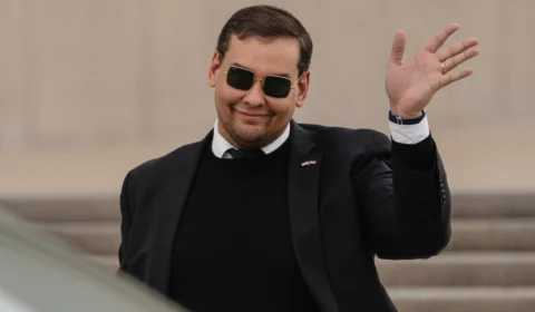 Deputado filho de brasileiros tem mandato cassado no Congresso dos EUA