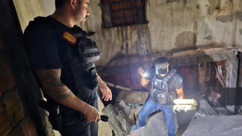 Vídeo: dupla é presa com 5 kg de maconha na Zona Norte de Manaus