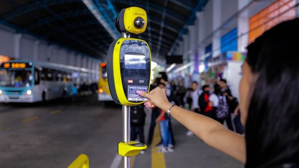 Meia-passagem: Manaus divulga novo prazo para atualização de instituições