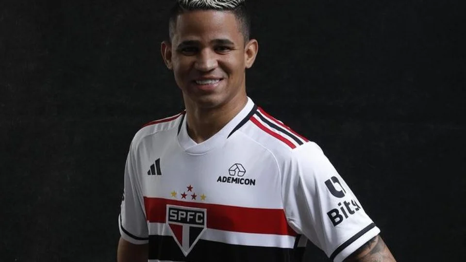 São Paulo anuncia contratação do atacante Erick, primeiro reforço para 2024