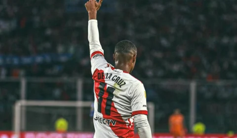 Polivalente, De La Cruz será mais um coringa no Flamengo