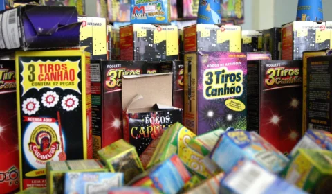 Procon apreende 164 caixas de fogos de artifício com estampido no Acre