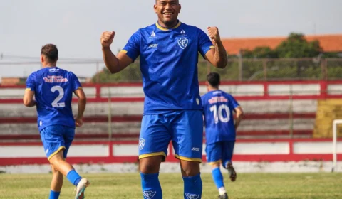 Nacional FC anuncia contratação do atacante Fabinho Polhão, revelado no Flamengo