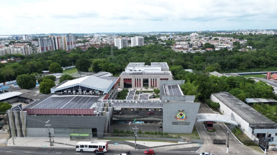 TCE-AM notifica dois municípios por falta de acessibilidade nos sites