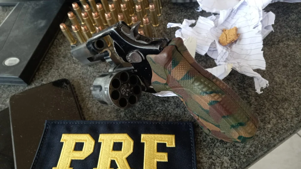 Polícia Rodoviária Federal prende 5 pessoas durante fiscalização em Roraima