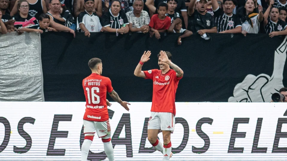 Brasileirão: Internacional vence Corinthians e garante vaga na Sul-Americana