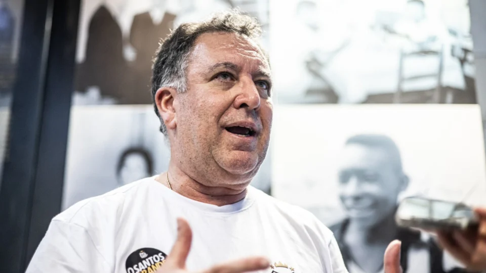 Santos: Marcelo Teixeira projeta reforços e adota Pacaembu para ‘reformar’ Vila Belmiro