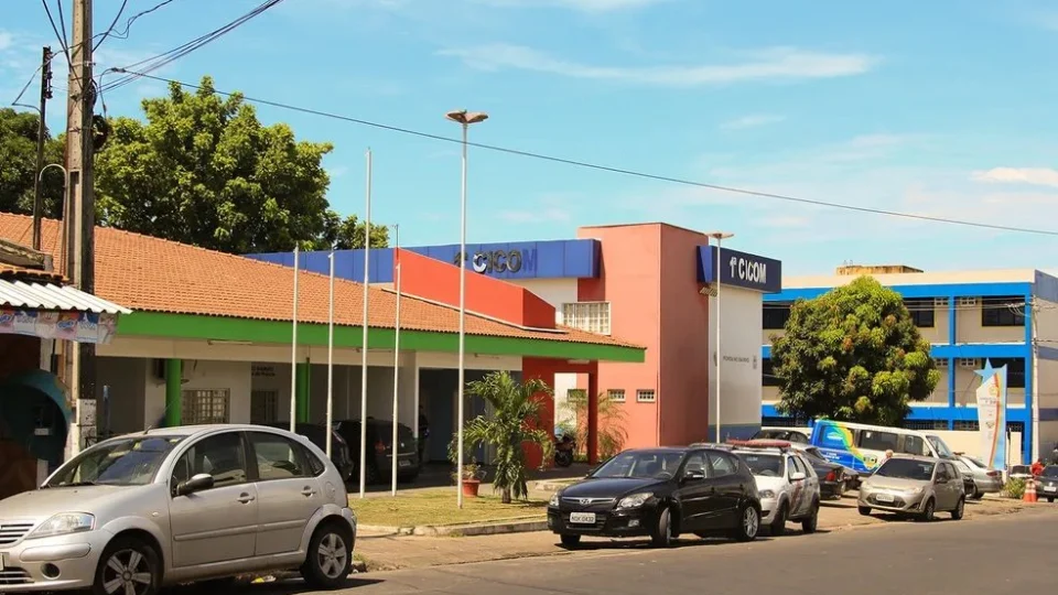 Criança e idoso são agredidos por assaltantes em ônibus de Manaus