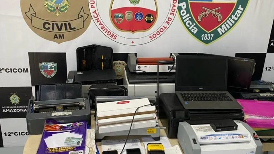 PC-AM prende casal investigado por realizar empréstimos em nome de terceiros