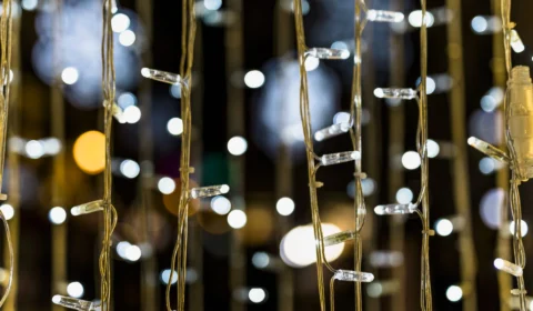 Criança morre em incêndio na Itália; luzes de Natal podem ter sido a causa