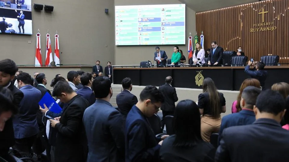 Deputados do Amazonas aprovam PPA 2024-2027 e LOA
