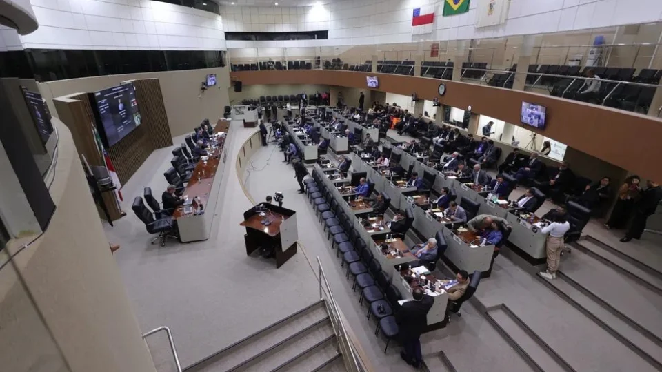 Vereadora cobra Prefeitura de Manaus sobre pagamento do Fundeb na CMM