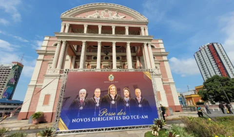 Vídeo: Yara Lins assume a presidência do TCE-AM