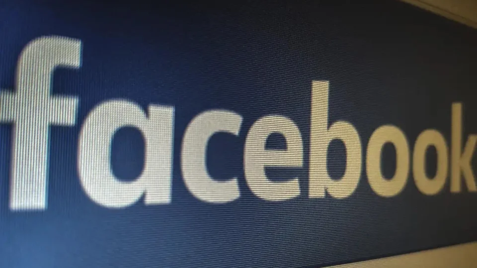 Senacon abre processo contra Facebook por anúncios falsos do ‘Desenrola’