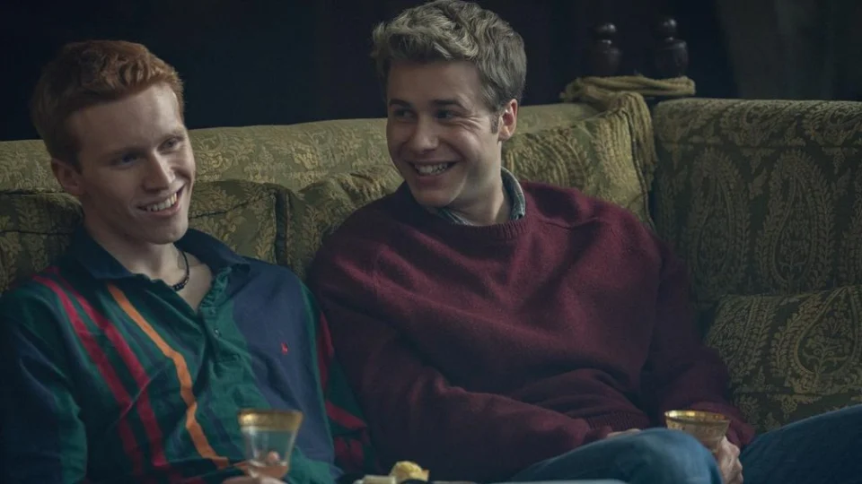 ‘The Crown’: como série retrata escândalo em que Harry se vestiu de nazista