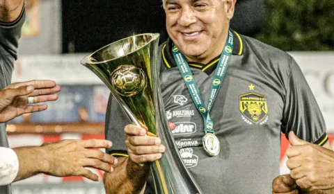 Amazonas FC mantém técnico Luizinho Vieira para 2024