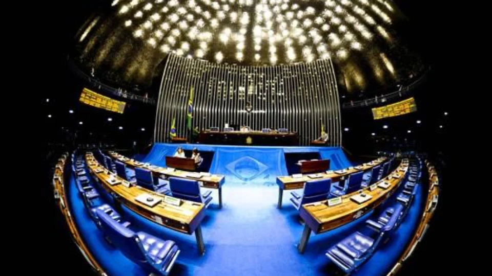 Carnaval: ausência de parlamentares adia sessão de PEC