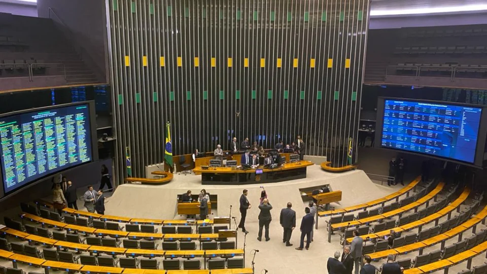 PEC que limita candidatura de militar deve ser votada nesta quarta (7)